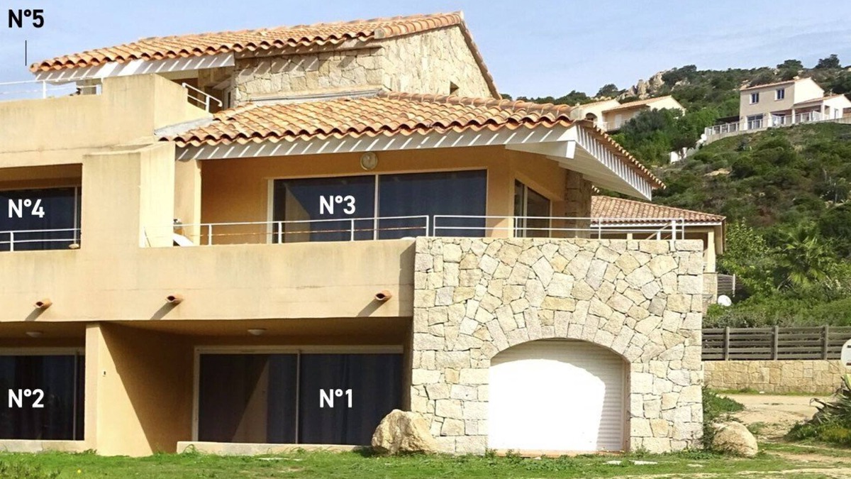 Tizzano Apartment | RESIDENCE FIORAVANTI 1 APARTMENTS WITH SEA VIEW IN TIZZANO