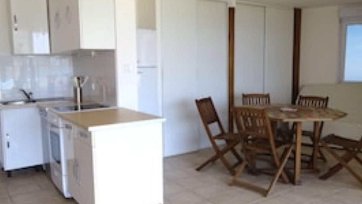 Tizzano Apartment | Residence Fioravanti 3 Appartements Pieds Dans L'eau