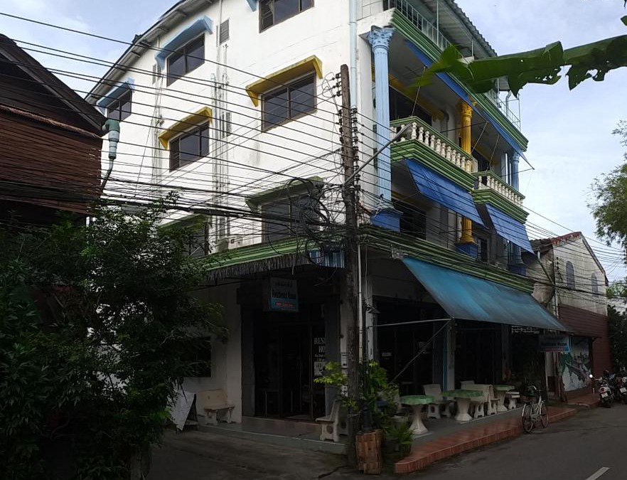 Bang Phra Bed & Breakfast | Residence House