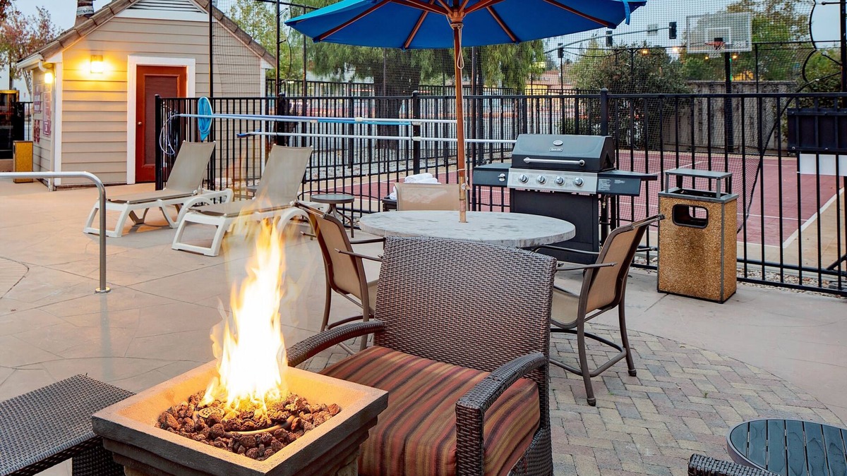 Shoreline West Hotel | Residence Inn by Marriott Palo Alto Mountain View
