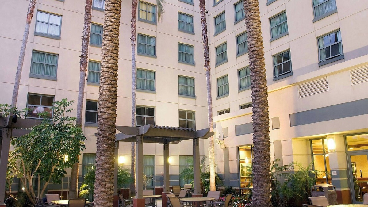 Irvine Business Complex Hotel | Residence Inn by Marriott Irvine John Wayne Airport