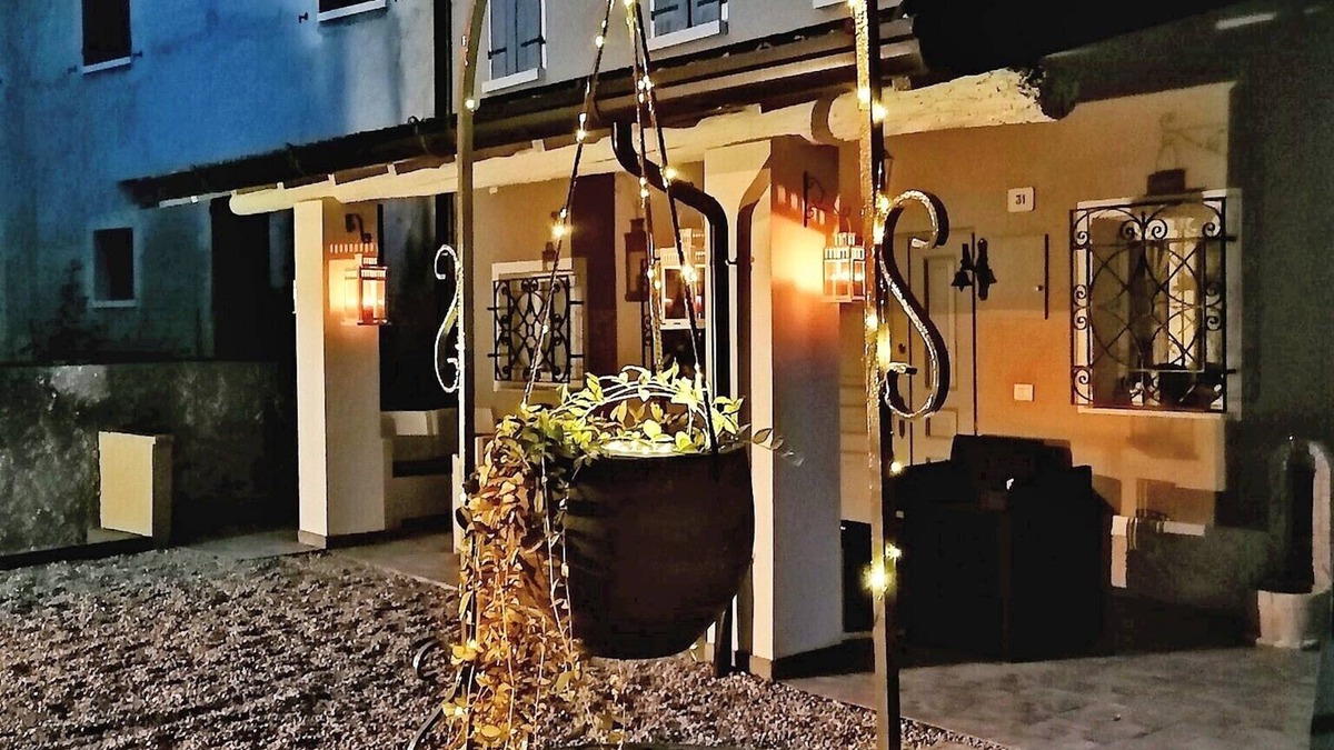 Castellaro Lagusello House | Residence at the Castle. Room in medieval village 10 minutes from Lake Garda