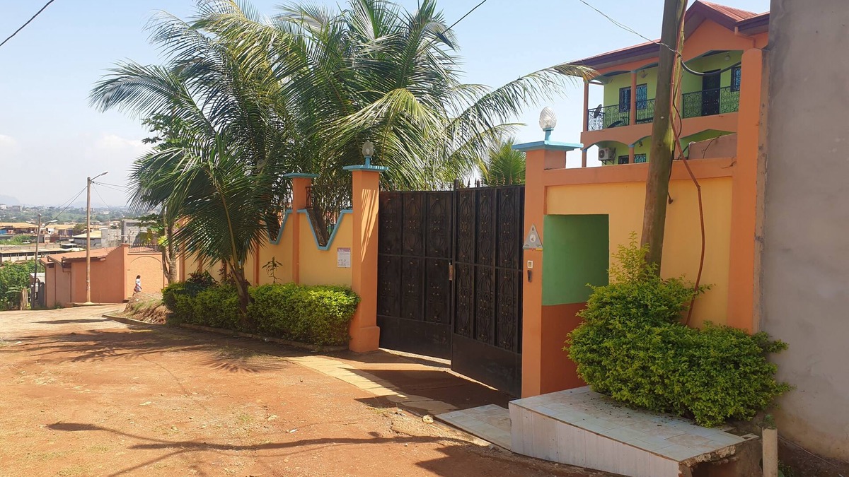 Yaounde House | RESIDENCE LA ROSÉE, Furnished Apartments