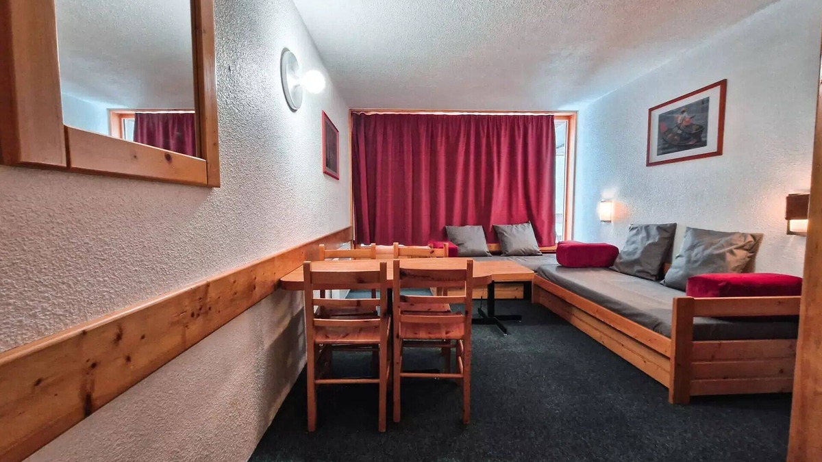 Arc-1800 Apartment | Residence Lauzieres - Studio 5 people ski to the feet and close to shops in the village of Charvet in Arc 1800