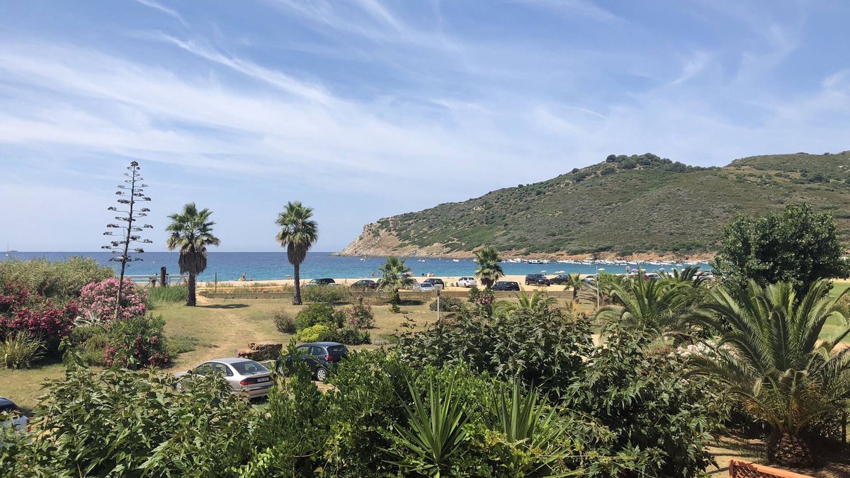 Residences du Golfe de Lava Apartment | Residence lava plage. Facing the sea