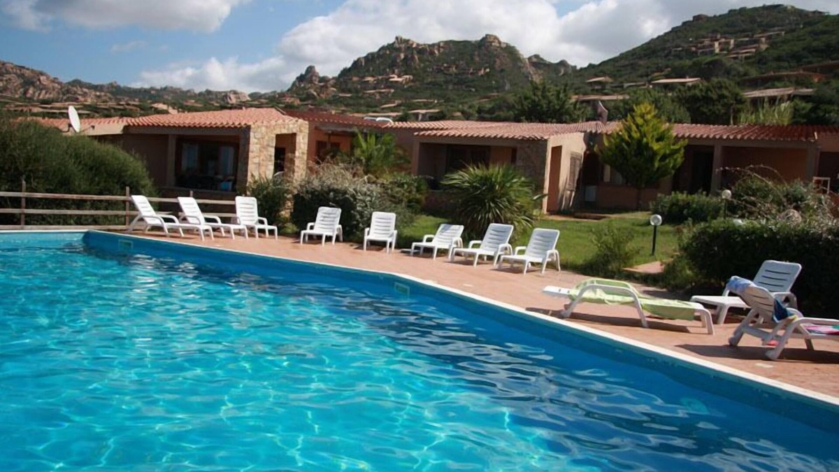 Costa Paradiso Apartment | Residence Le Baiette 2 beds with swimming pool