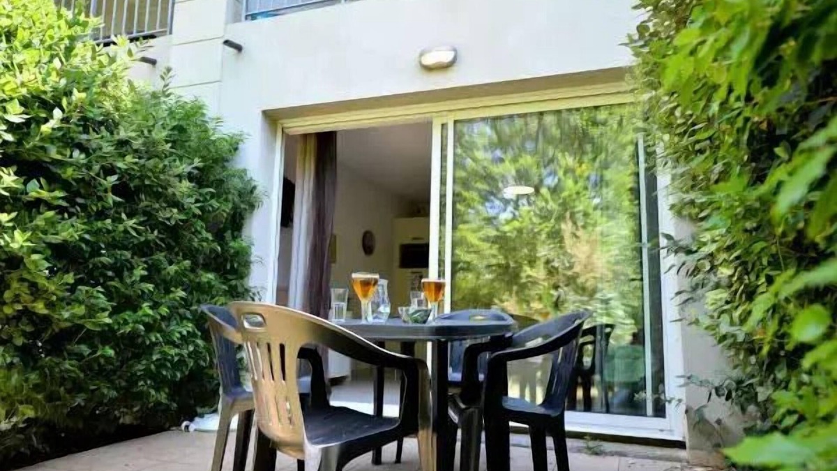 Azille Apartment | Residence Le Château de Jouarres * - 2 room apartment for 4 people ground floor
