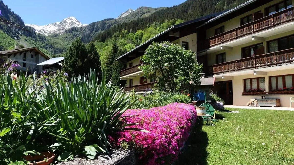 Areches Apartment | Residence Le Cristol - Large apartment 7 to 8 people in a family residence - Pied des pistes