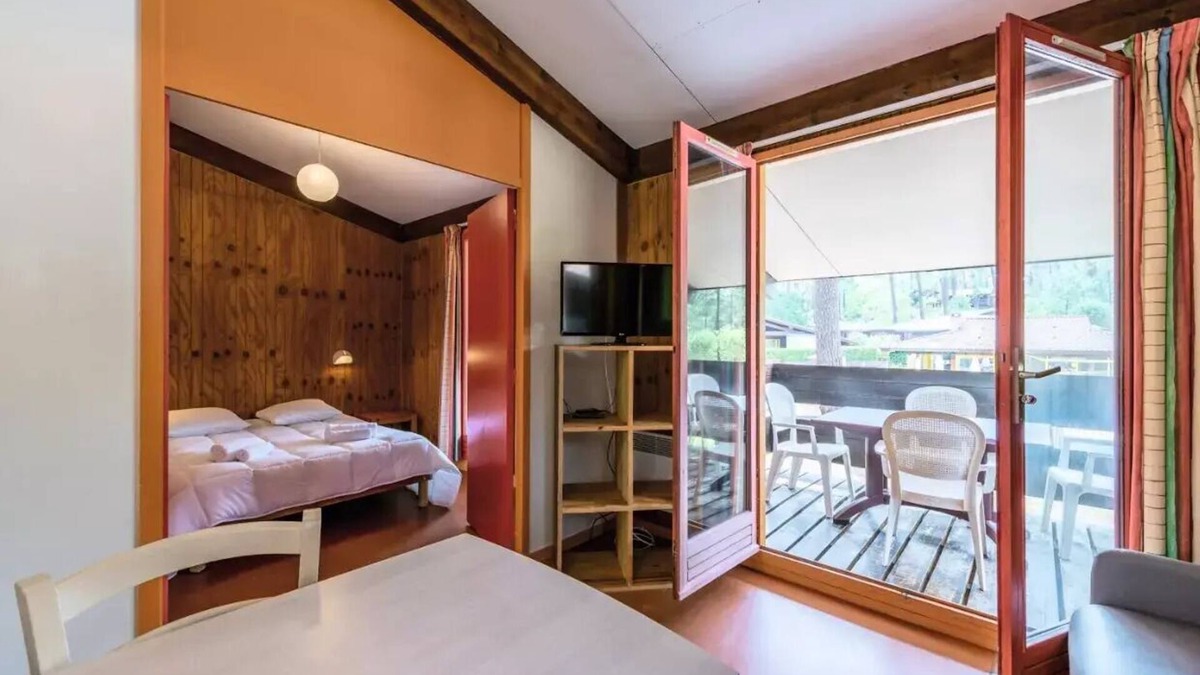 Maubuisson Apartment | Residence Les Sentes - 3 room apartment for 3 people covered balcony