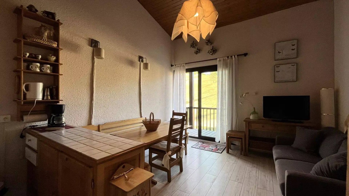 Le Super-Sauze Apartment | Residence Les Cimes - 2 Rooms for 6 People