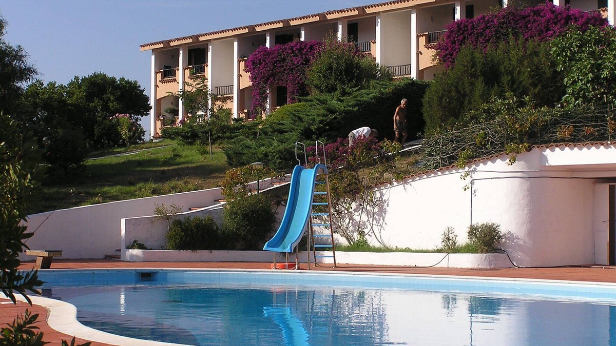 Baja Sardinia Apartment | Residence Pinnetta - 4-seater apartment with free pool and WiFi