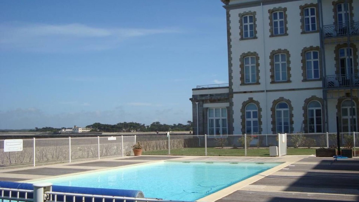 Le Croisic Apartment | Residence Saint-Gcustan, swimming pool and direct beach access