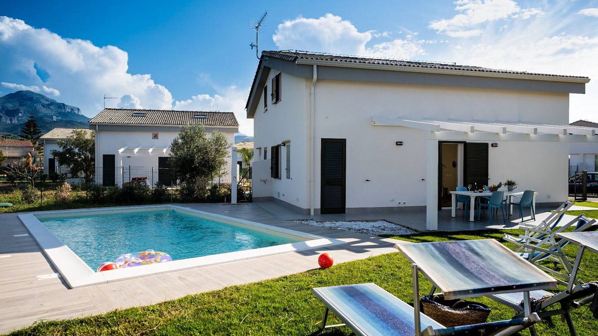 Piane Vecchie Villa | Residence Salinelle Beach VILLA LIPARI 1 with POOL