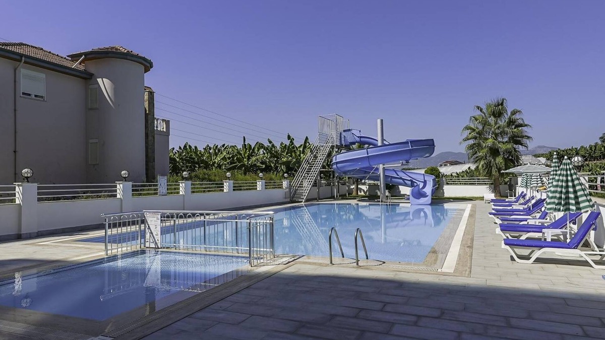 Seki Apartment | Residence w Balcony and Shared Pool 7 min to Coast