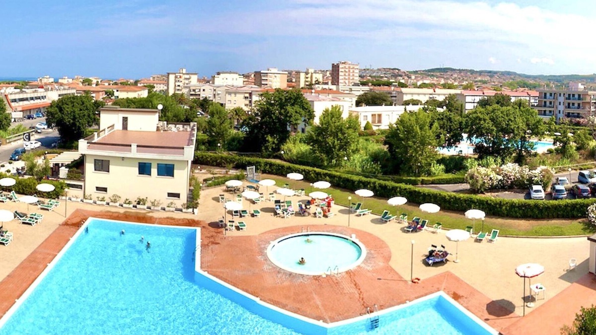 San Vincenzo Apartment | Residence with pool in San Vincenzo