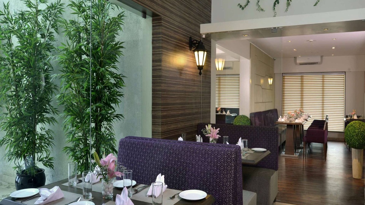 Malad West Hotel | Residency Sarovar Portico Mumbai