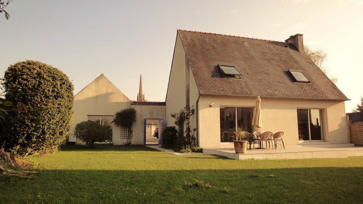 Sizun House | residential house center town