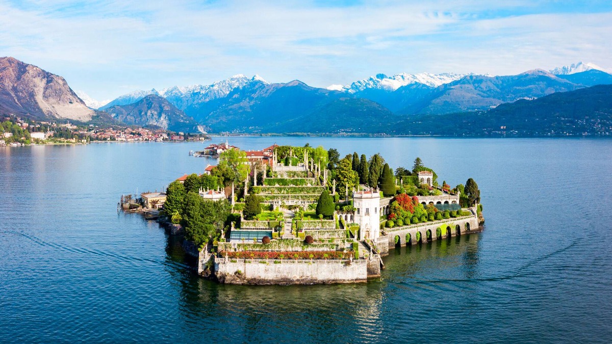 Angera Apartment | Residenza Ludovica by the lake, Angera, Italy