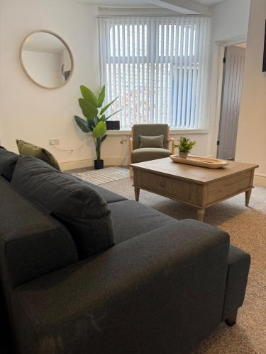 Blyth House | ResiLets - Stanley House - Large, Modern 3 Bed - NEW!