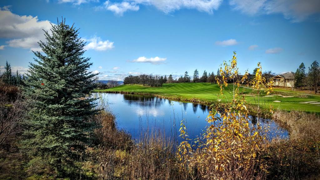 Eagle Point Hotel | Resort at Eagle Point Golf Club Lodging