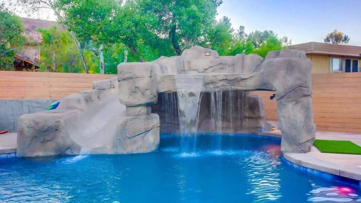 Santee House | Resort Like Oasis: 6BR Home, Pool, Hot Tub & Bar
