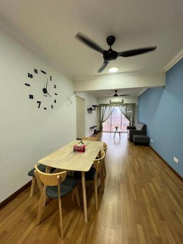 Kampung Rawa Apartment | Resort-Like & Vibrant 3 Bedrooms (6 Pax)