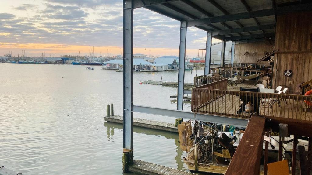 Venice Cabin | Resort Lodging at Venice Marina w/WIFI + Private Dock