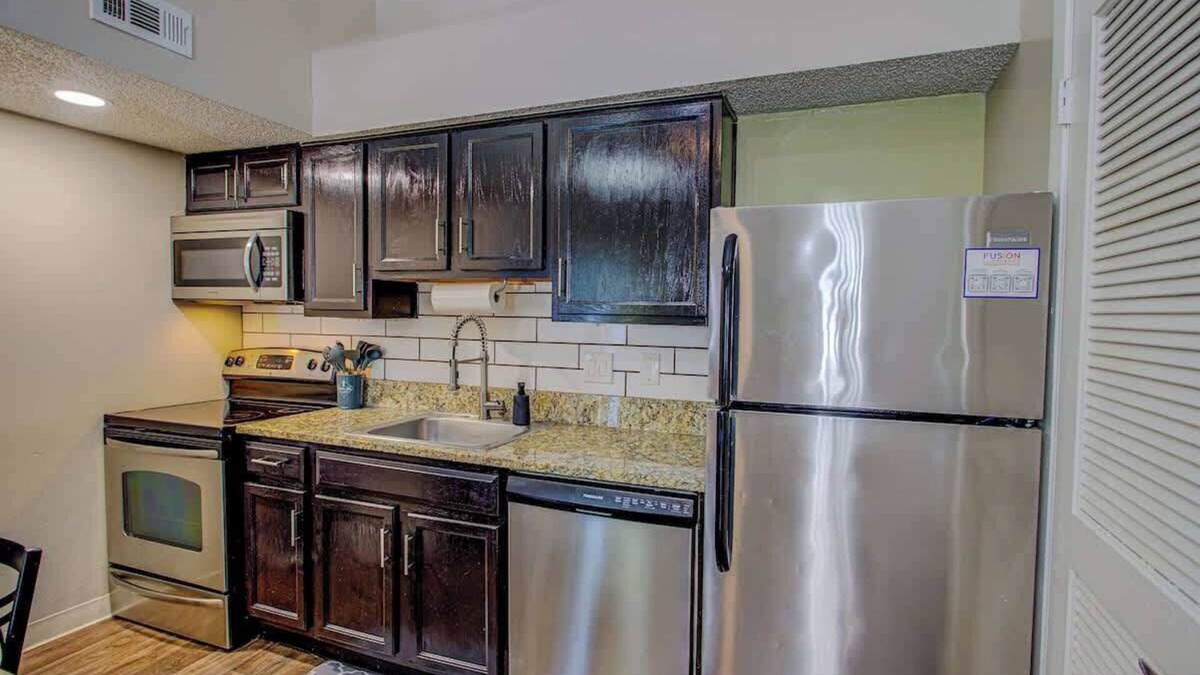 Florida Central Atlantic Coast Apartment | Resort Pool, Tennis & Gym-Orlando's Family Getaway