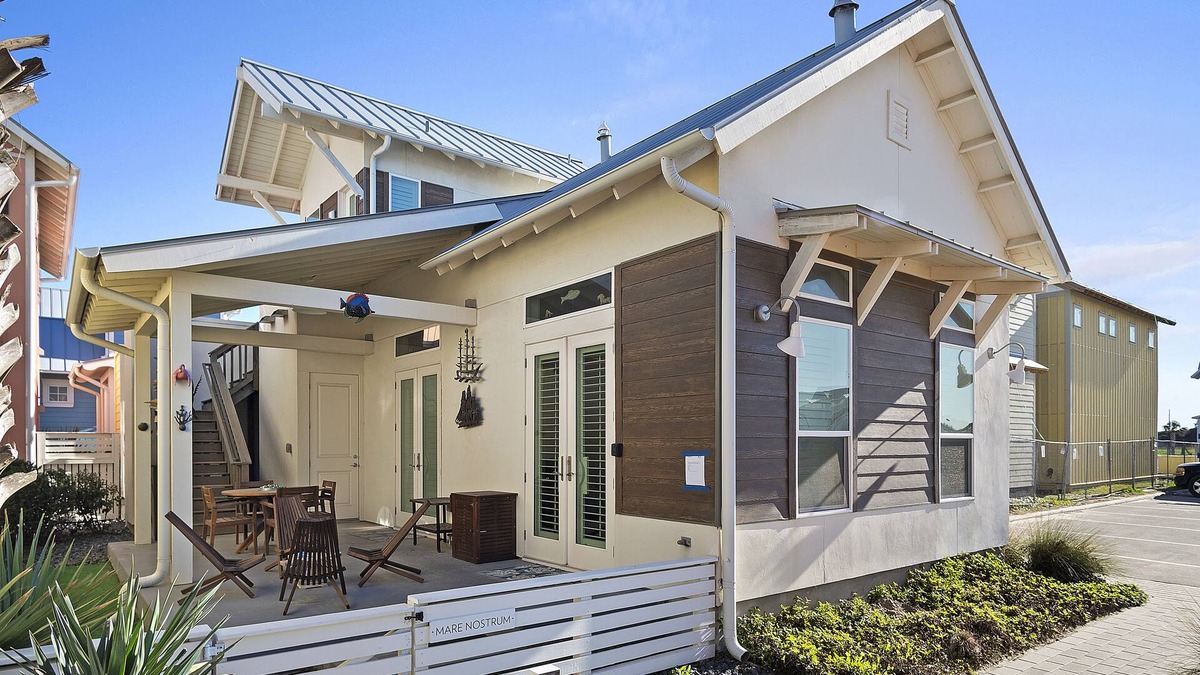 Port Aransas Cabin | Resort Pools, Golf Cart Boardwalk to Beach