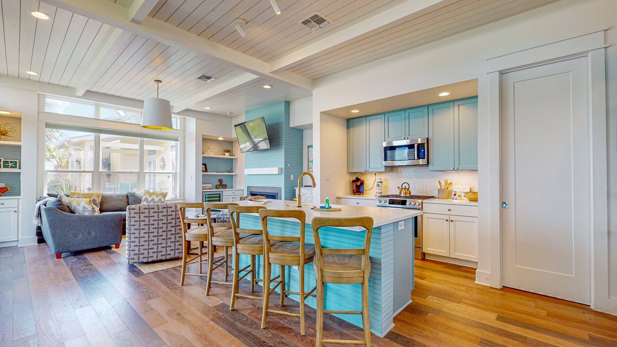 Port Aransas Cabin | Resort Pools, Golf Cart Boardwalk to Beach, Pet Friendly