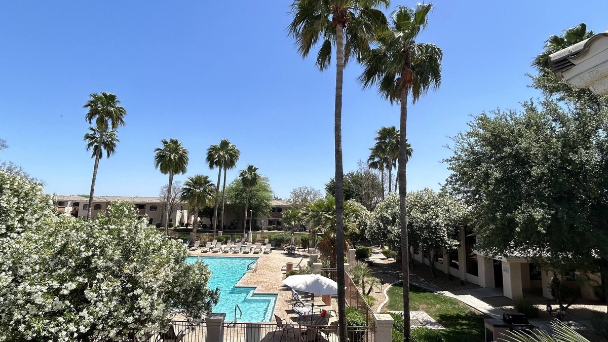 Maryvale Apartment | Resort Style Condo - Desert Breeze Villas