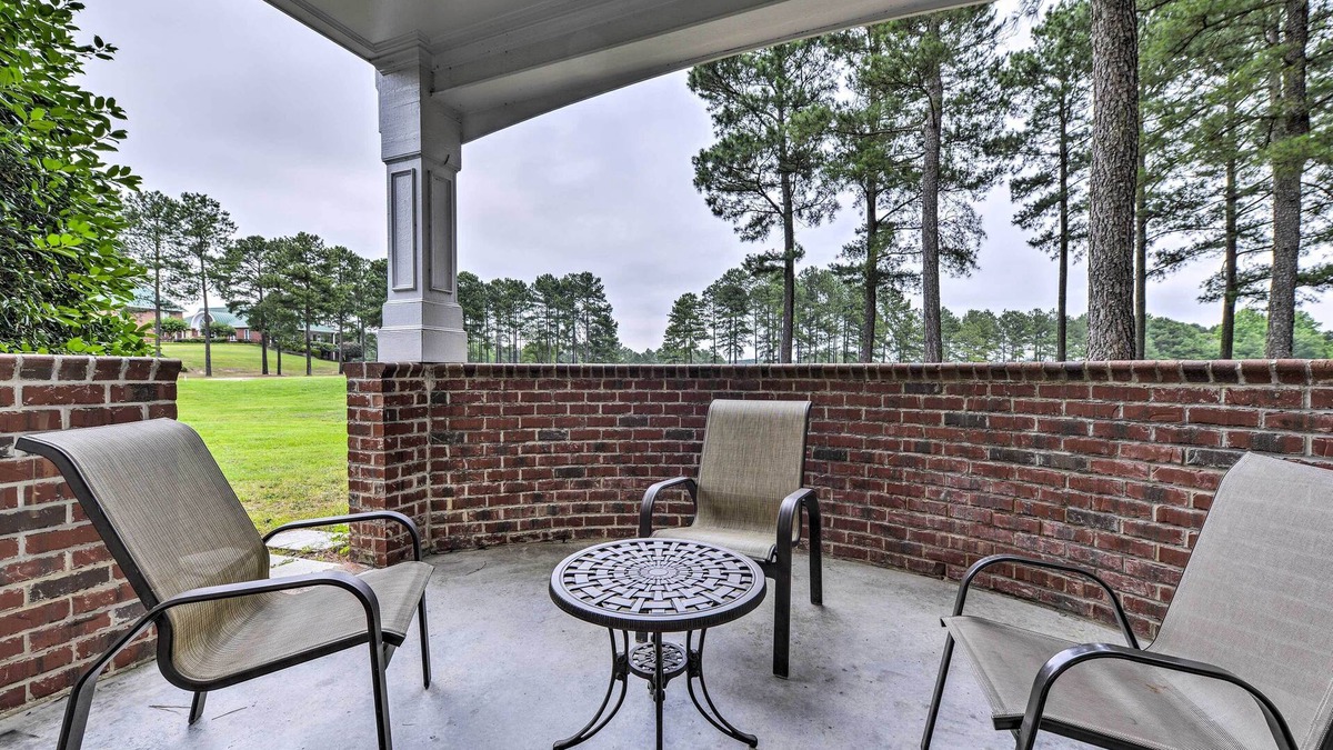 Spring Lake Condo | Resort-Style Condo/Suite on Golf Course w/Pool!