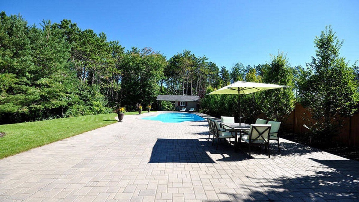 Barrie House | Resort Style Getaway Barrie w/ Pool!