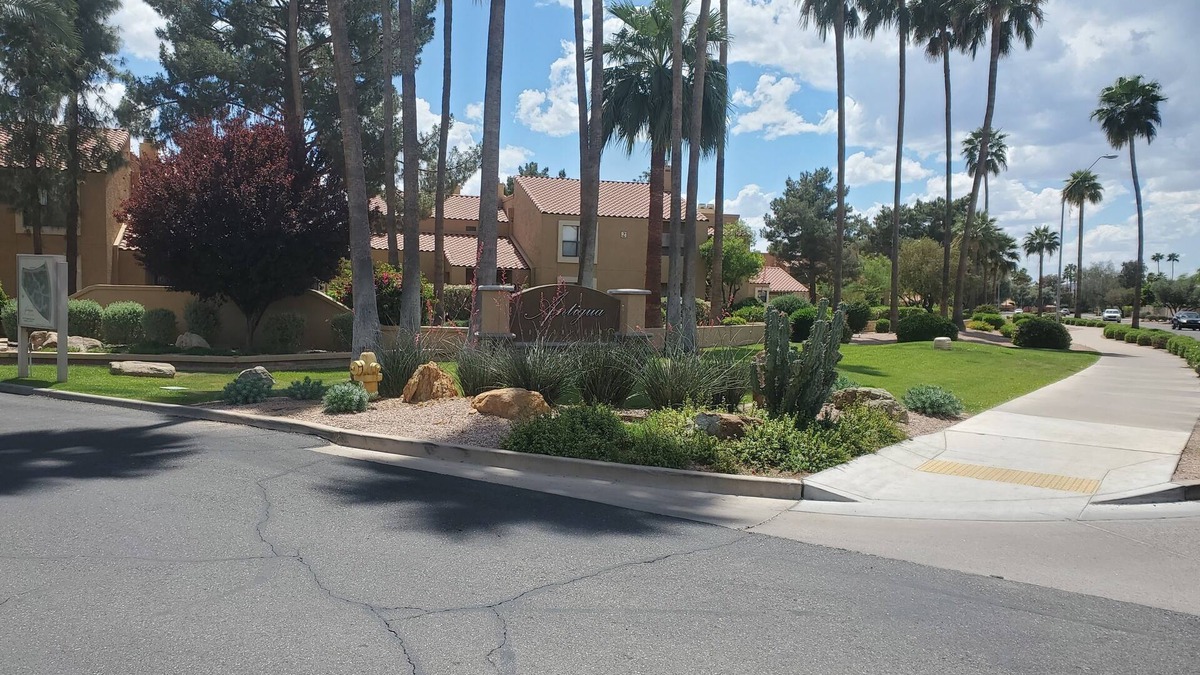 Central Scottsdale Condo | Resort style ground level condo in excellent Scottsdale location off 101 fwy.
