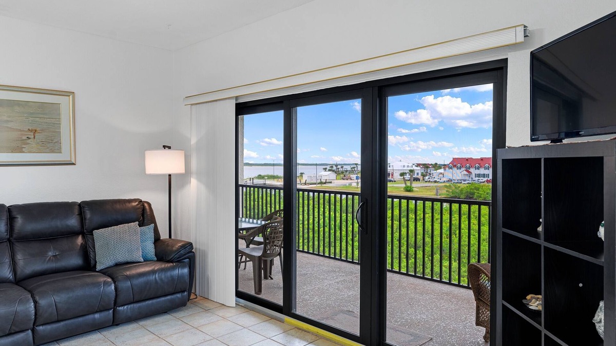 New Smyrna Beach Condo | Resort style New Smyrna Beach Retreat Inlet Marina Villas