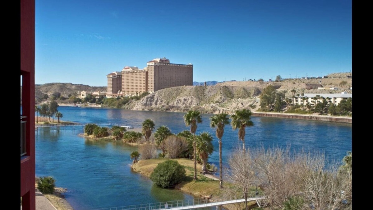 Bullhead City Condo | RESORT STYLE RIVER FRONT CONDO.