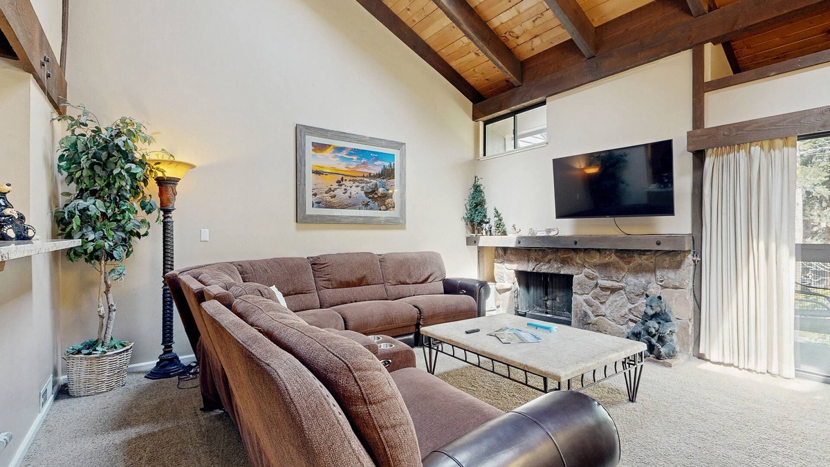 South Lake Tahoe House | Resort townhome with private beach access & lakefront pool
