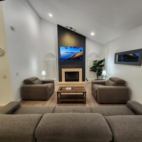 Cottonwood House | ResortLiving Golf Pool Gym Peace 2Bed 2Bath Oasis