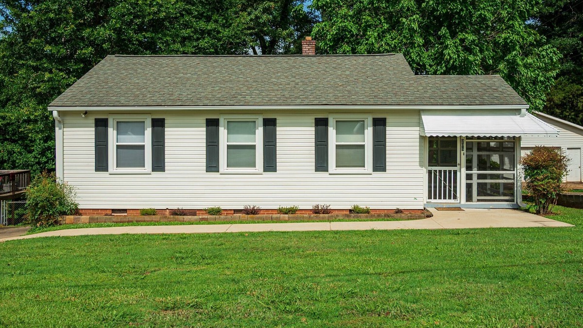 Sans Souci House | Respite Inn- Monthly Rental 3 Miles to DT GVL