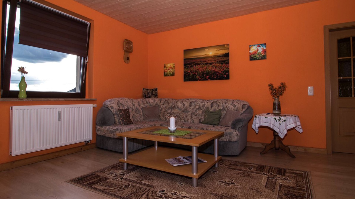 Bernsbach Apartment | Rest and relaxation on the balcony of the Ore Mountains
