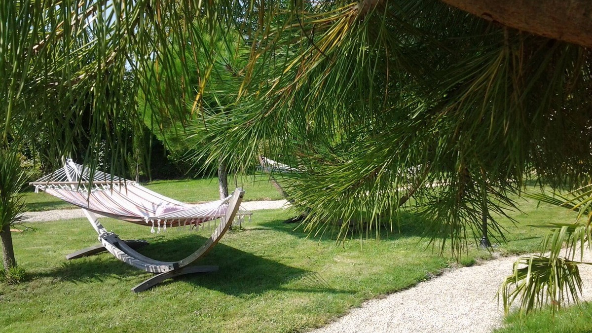 La Fresnais House | REST AND RELAXATION AT THE COTTON ORCHARD. Free parking.