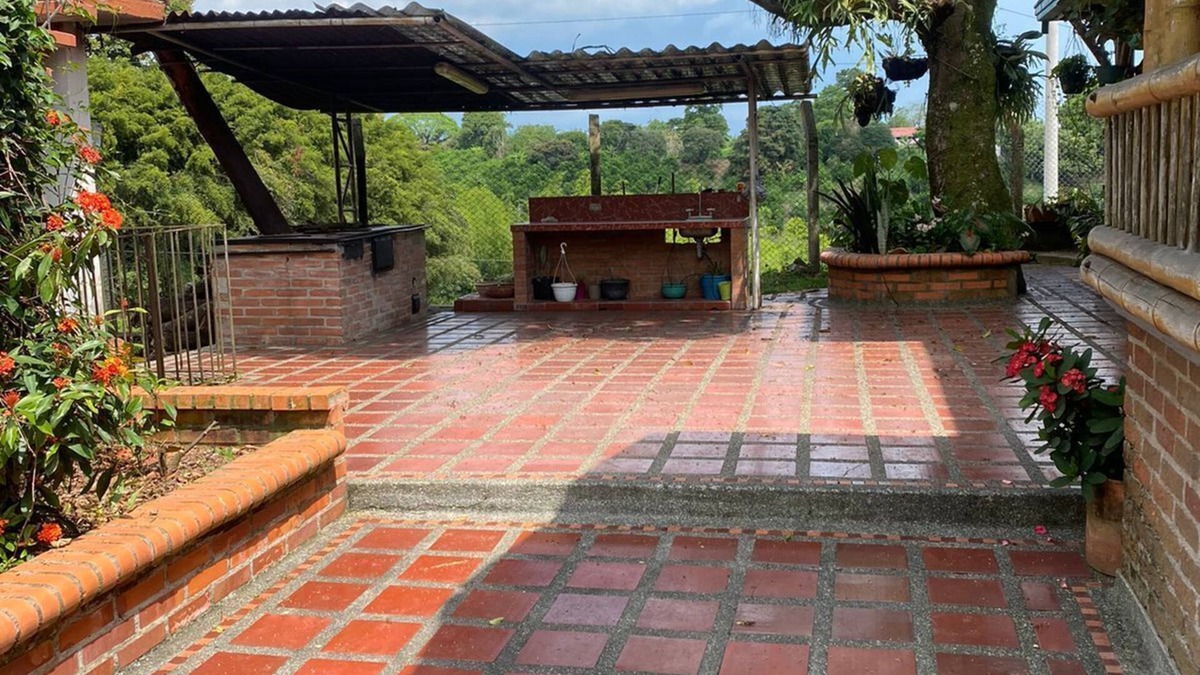 Pereira Cottage | Rest away from the hustle and bustle of the city in our pleasure farm, petfrendly
