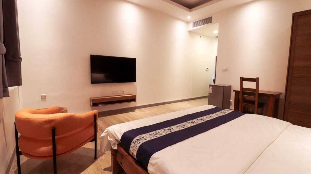 Masaki Apartment | Rest easy in 2BR apartment w/wifi, gym & pool