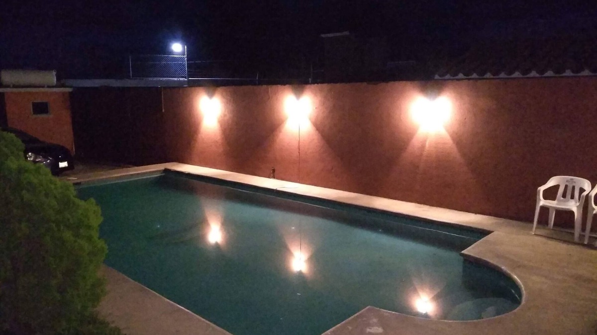 Cocoyoc House | Rest house with pool for you to enjoy with your favorite forgives.