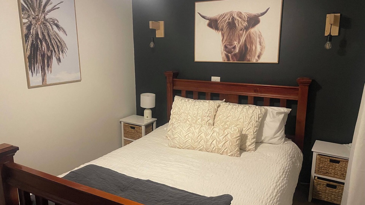 Lake Albert House | Rest, Relax and Recoup