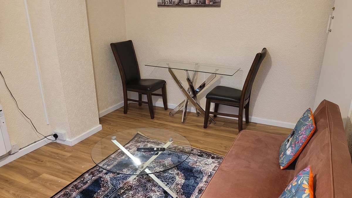 Reading House | Rest & Relax Apartment