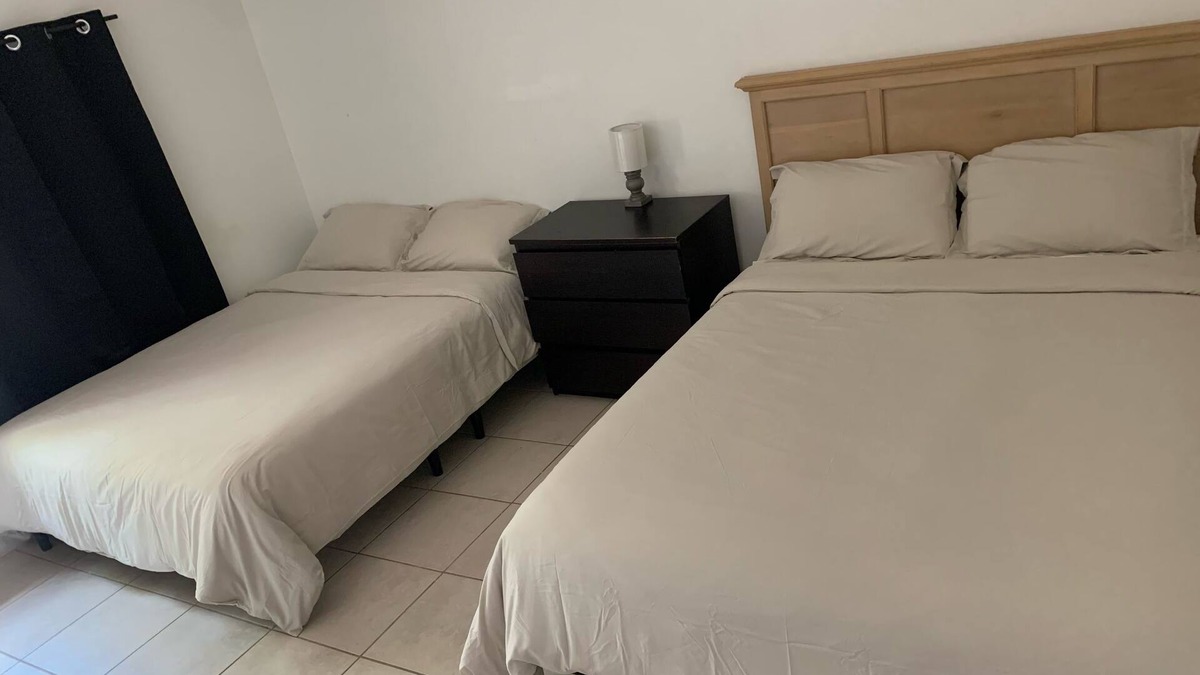 Sunrise Apartment | Rest Up and Relax 2BDRM/King Bed