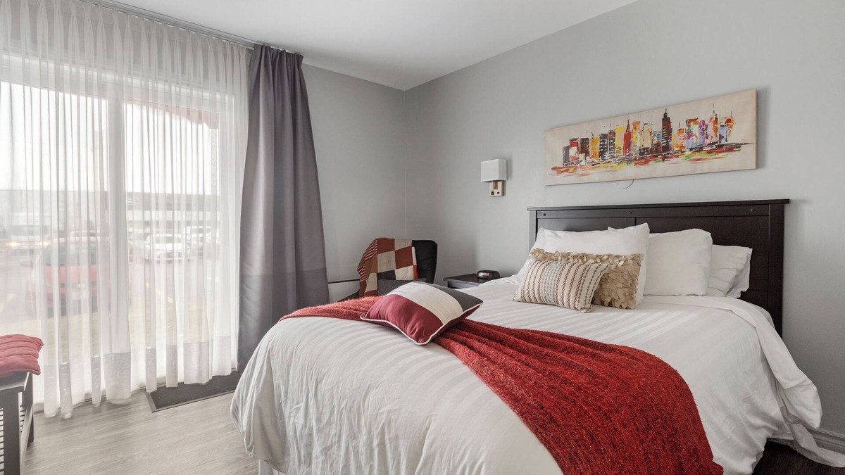 Casselman Hotel | Restauparc Motel - Double Bed Size with Kitchenette & Desk & Private