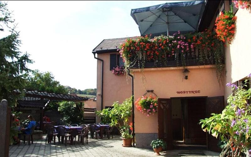 Morina House | Restaurace a penzion Na Růžku