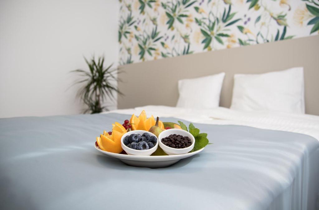 Kornik Hotel | Restauracja ,Biała Dama,